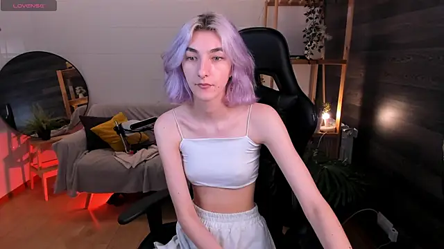 Mia Cheers online show from 10-05-25, 01:53