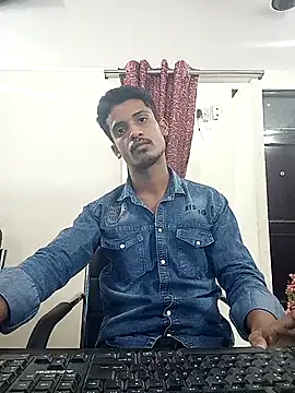 Snapshot of curlyhairboy_ chatting on 09-12-25, 10:37 curlyhairboy online show from 09-12-25, 10:37