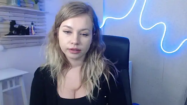 holly xglam online show from 01-14-25, 09:13