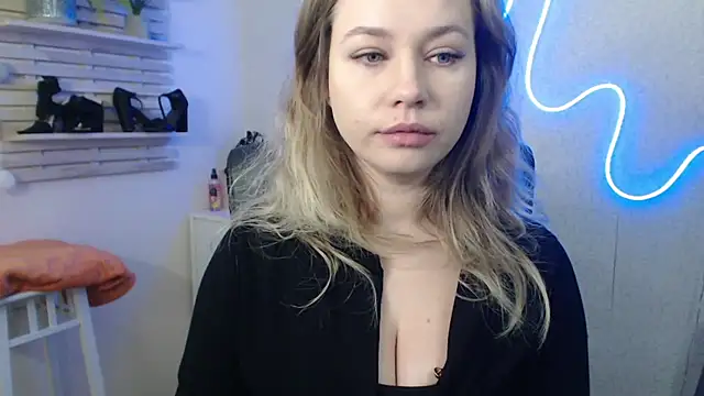 holly xglam online show from 01-15-25, 04:15