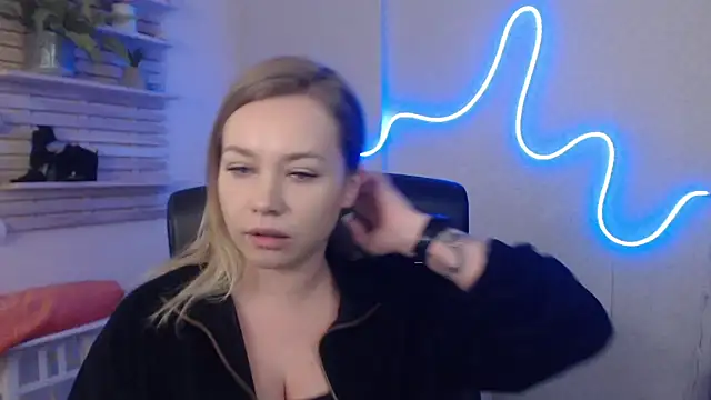 holly xglam online show from 01-17-25, 09:39