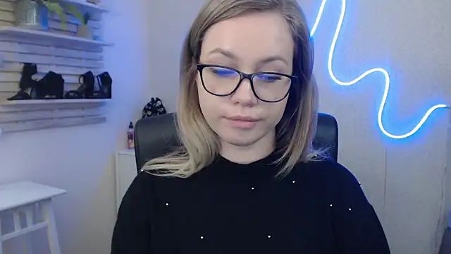 holly xglam online show from 01-22-25, 09:24