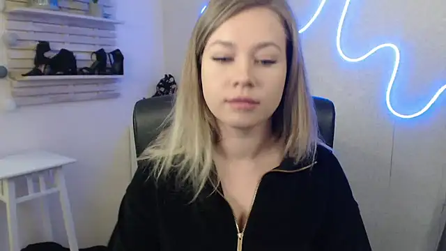 holly xglam online show from 01-24-25, 06:24