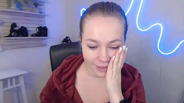 holly xglam online show from 01-31-25, 08:43