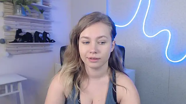 holly xglam online show from 02-13-25, 07:45