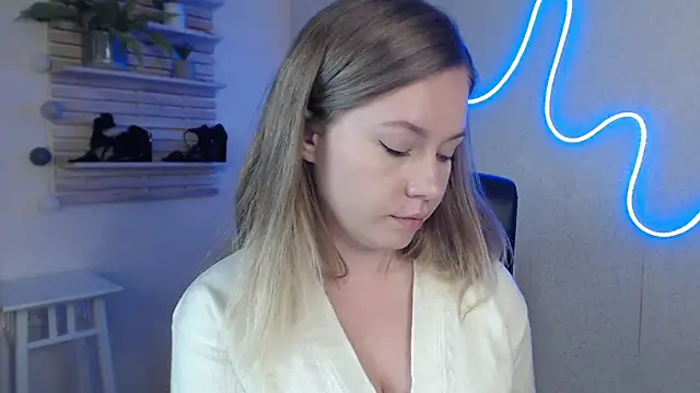 holly xglam online show from 03-12-25, 03:24