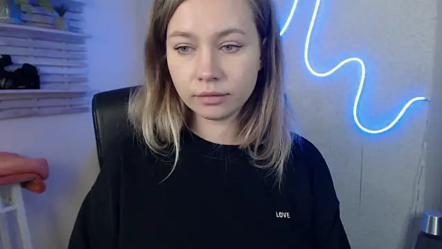 holly xglam online show from 03-20-25, 03:23