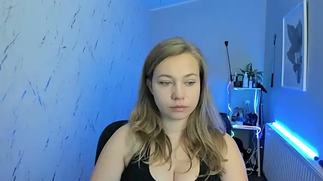 holly xglam online show from 09-22-25, 05:04