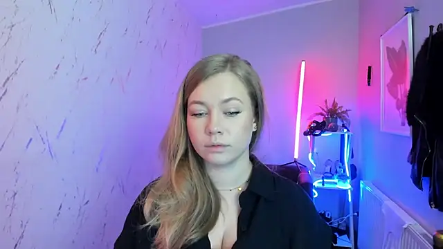 holly xglam online show from 11-13-25, 06:29