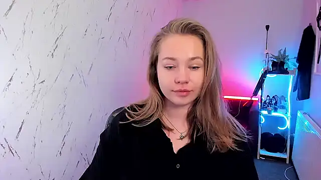 Snapshot of holly_xglam chatting on 03-05-26, 08:49 holly xglam online show from 03-05-26, 08:49