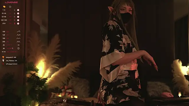 Snapshot of LinaKinky chatting on 01-23-25, 02:07 LinaKinky online show from 01-23-25, 02:07