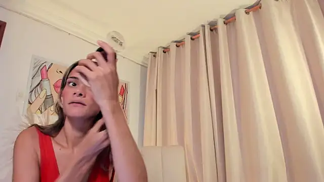 SkiinnyAna online show from 12-18-25, 07:42