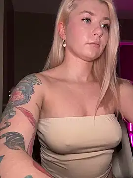 Snapshot of Anour_amour chatting on 12-21-24, 03:03 Anour amour online show from 12-21-24, 03:03