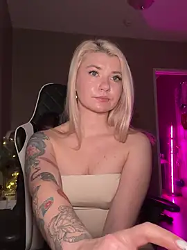 Snapshot of Anour_amour chatting on 12-25-24, 03:50 Anour amour online show from 12-25-24, 03:50