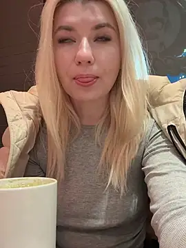 Snapshot of Anour_amour chatting on 02-21-25, 01:00 Anour amour online show from 02-21-25, 01:00