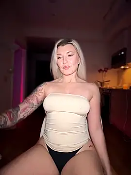 Snapshot of Anour_amour chatting on 01-18-26, 02:15 Anour amour online show from 01-18-26, 02:15