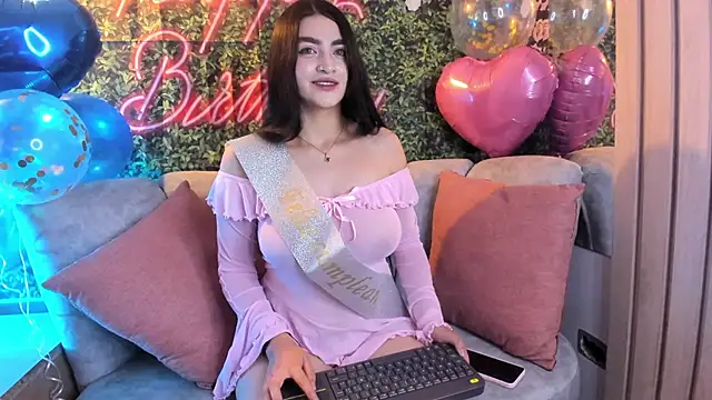 Snapshot of miel_gomez chatting on 09-08-25, 10:20 miel gomez online show from 09-08-25, 10:20