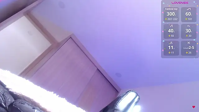 Snapshot of ELEKTRAMOON chatting on 04-05-26, 06:16 ELEKTRAMOON online show from 04-05-26, 06:16