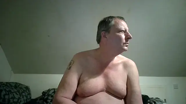 Snapshot of chubbybear2cum chatting on 05-15-26, 11:23 chubbybear2cum online show from 05-15-26, 11:23