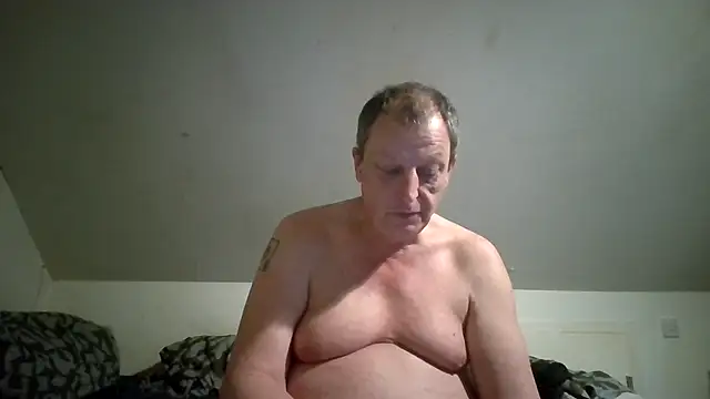 Snapshot of chubbybear2cum chatting on 05-15-26, 11:56 chubbybear2cum online show from 05-15-26, 11:56