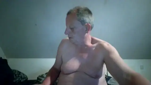 Snapshot of chubbybear2cum chatting on 05-27-26, 01:57 chubbybear2cum online show from 05-27-26, 01:57