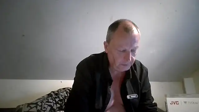 Snapshot of chubbybear2cum chatting on 05-28-26, 01:58 chubbybear2cum online show from 05-28-26, 01:58