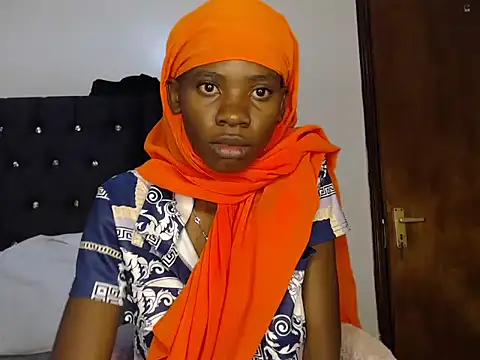 Snapshot of Sexyprecious01 chatting on 10-23-25, 07:40 Sexyprecious01 online show from 10-23-25, 07:40