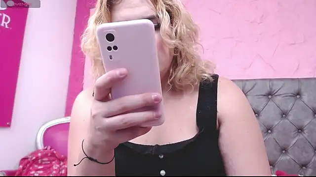 Snapshot of Pearl_Michelts chatting on 09-16-25, 12:50 Pearl Michelts online show from 09-16-25, 12:50