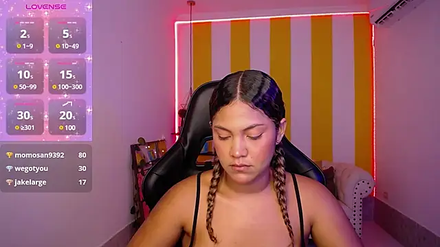 Snapshot of Cristal_War chatting on 12-22-24, 11:31 Cristal War online show from 12-22-24, 11:31