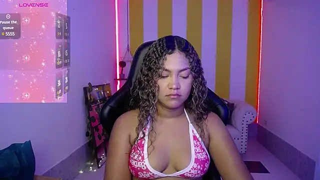 Snapshot of Cristal_War chatting on 12-24-24, 11:38 Cristal War online show from 12-24-24, 11:38