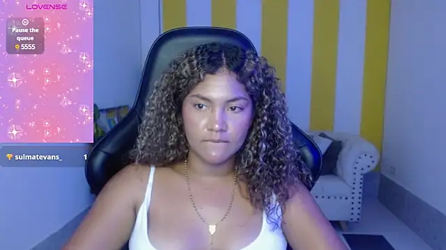 Snapshot of Cristal_War chatting on 12-27-24, 02:47 Cristal War online show from 12-27-24, 02:47