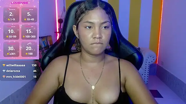 Snapshot of Cristal_War chatting on 12-31-24, 02:40 Cristal War online show from 12-31-24, 02:40