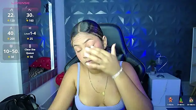 Snapshot of Cristal_War chatting on 12-31-24, 11:53 Cristal War online show from 12-31-24, 11:53