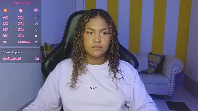 Snapshot of Cristal_War chatting on 01-05-25, 11:33 Cristal War online show from 01-05-25, 11:33