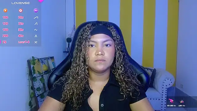 Snapshot of Cristal_War chatting on 01-09-25, 11:24 Cristal War online show from 01-09-25, 11:24