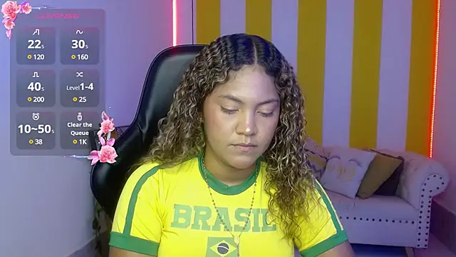 Snapshot of Cristal_War chatting on 01-21-25, 11:45 Cristal War online show from 01-21-25, 11:45