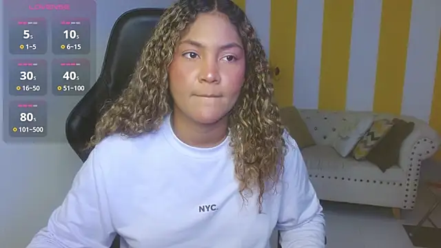 Snapshot of Cristal_War chatting on 02-05-25, 11:39 Cristal War online show from 02-05-25, 11:39