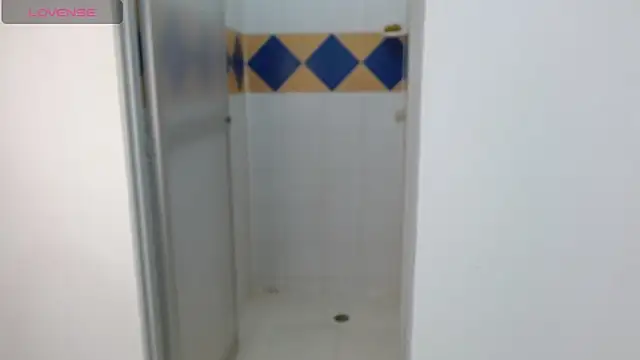 Snapshot of Cristal_War chatting on 02-06-25, 11:37 Cristal War online show from 02-06-25, 11:37