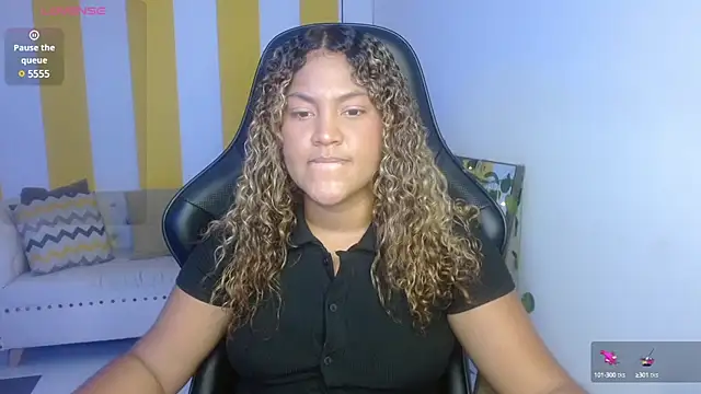 Snapshot of Cristal_War chatting on 02-13-25, 11:15 Cristal War online show from 02-13-25, 11:15