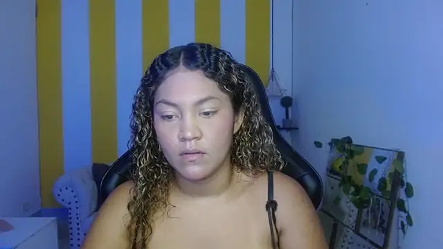 Snapshot of Cristal_War chatting on 02-17-25, 10:25 Cristal War online show from 02-17-25, 10:25