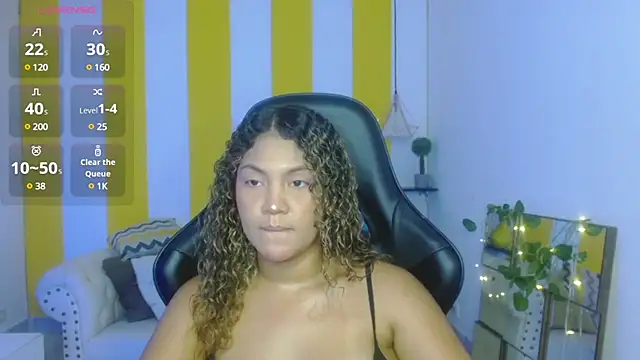 Snapshot of Cristal_War chatting on 02-23-25, 10:09 Cristal War online show from 02-23-25, 10:09