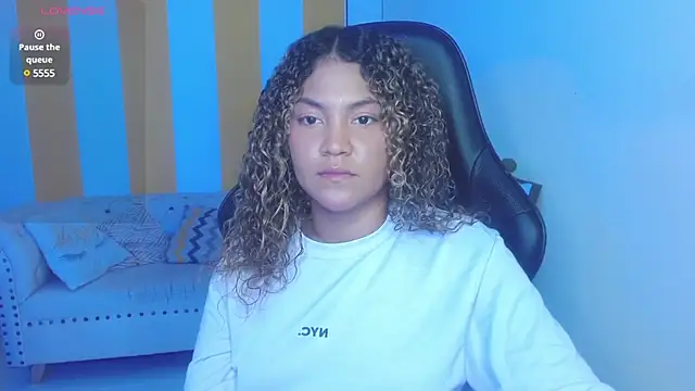 Snapshot of Cristal_War chatting on 02-26-25, 11:26 Cristal War online show from 02-26-25, 11:26