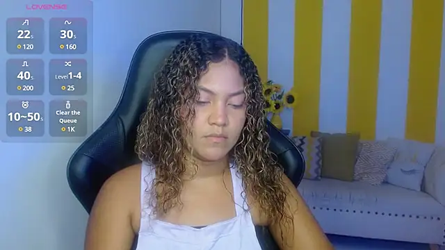 Snapshot of Cristal_War chatting on 02-28-25, 11:23 Cristal War online show from 02-28-25, 11:23