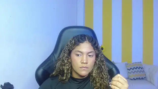 Snapshot of Cristal_War chatting on 03-06-25, 11:53 Cristal War online show from 03-06-25, 11:53