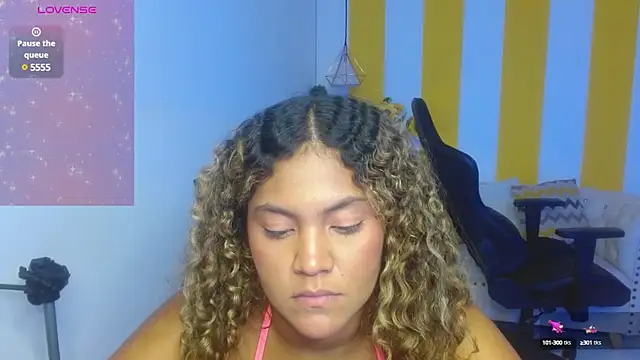 Snapshot of Cristal_War chatting on 03-07-25, 02:57 Cristal War online show from 03-07-25, 02:57