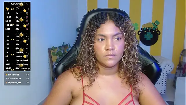 Snapshot of Cristal_War chatting on 03-18-25, 01:00 Cristal War online show from 03-18-25, 01:00