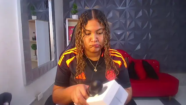 Snapshot of Cristal_War chatting on 09-09-25, 09:58 Cristal War online show from 09-09-25, 09:58