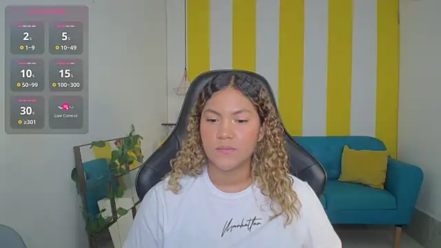 Snapshot of Cristal_War chatting on 09-23-25, 11:41 Cristal War online show from 09-23-25, 11:41