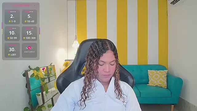 Snapshot of Cristal_War chatting on 09-26-25, 10:47 Cristal War online show from 09-26-25, 10:47