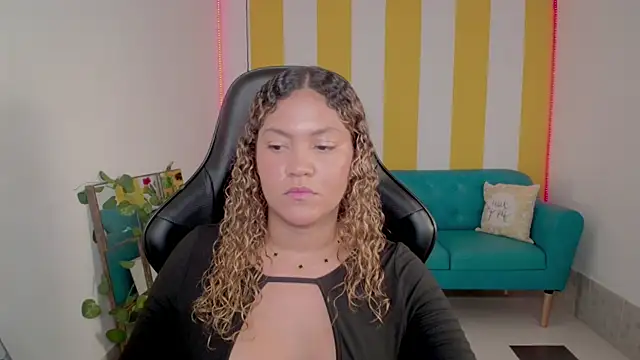 Snapshot of Cristal_War chatting on 09-29-25, 11:31 Cristal War online show from 09-29-25, 11:31